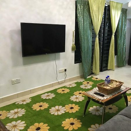 Villa Permata Impian Bangi Exterior foto